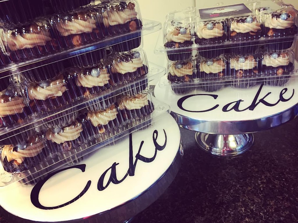 Lightning Cupcakes & Cakes | 31258 Cater Rd, Warren, OR 97053 | Phone: (503) 343-5512