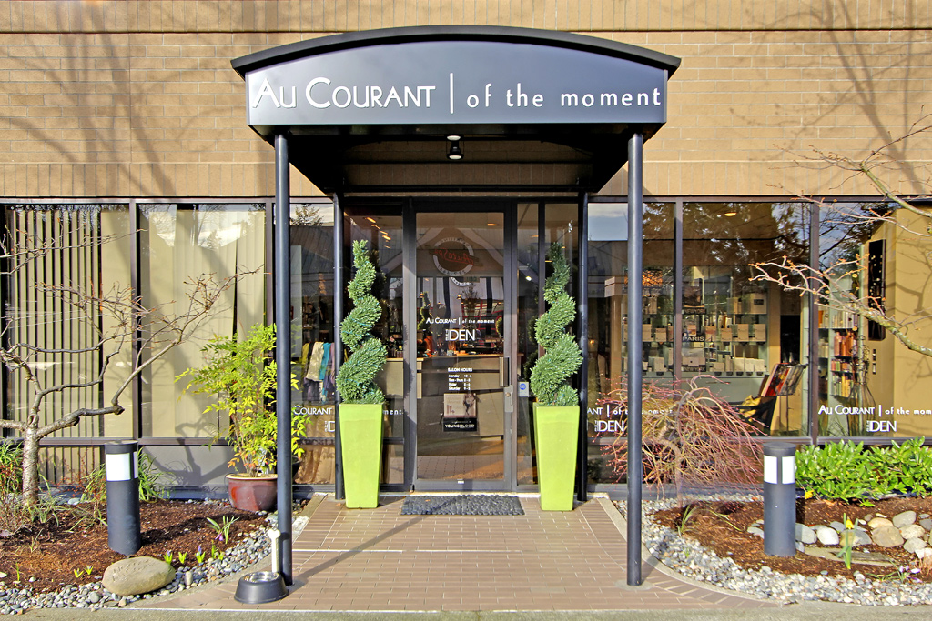 Au Courant Salon & The DEN, POSH Wardrobe Consulting | 7900 SE 28th St, Mercer Island, WA 98040, USA | Phone: (206) 232-1336