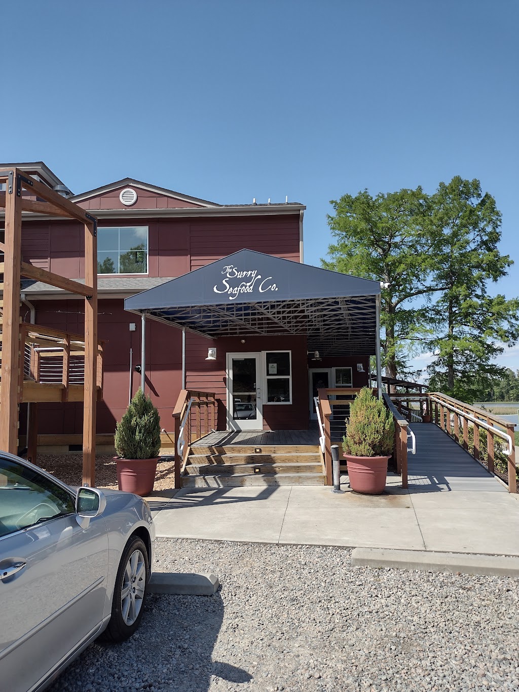 The Surry Seafood Co. | 633 Marina Dr, Surry, VA 23883, USA | Phone: (757) 294-3700