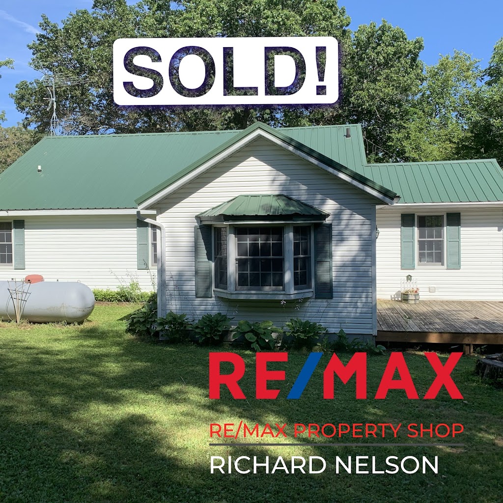 RE/MAX Property Shop - Roxane Schiller & Richard Nelson | 33 N Main St, Deerfield, WI 53531 | Phone: (608) 212-4165