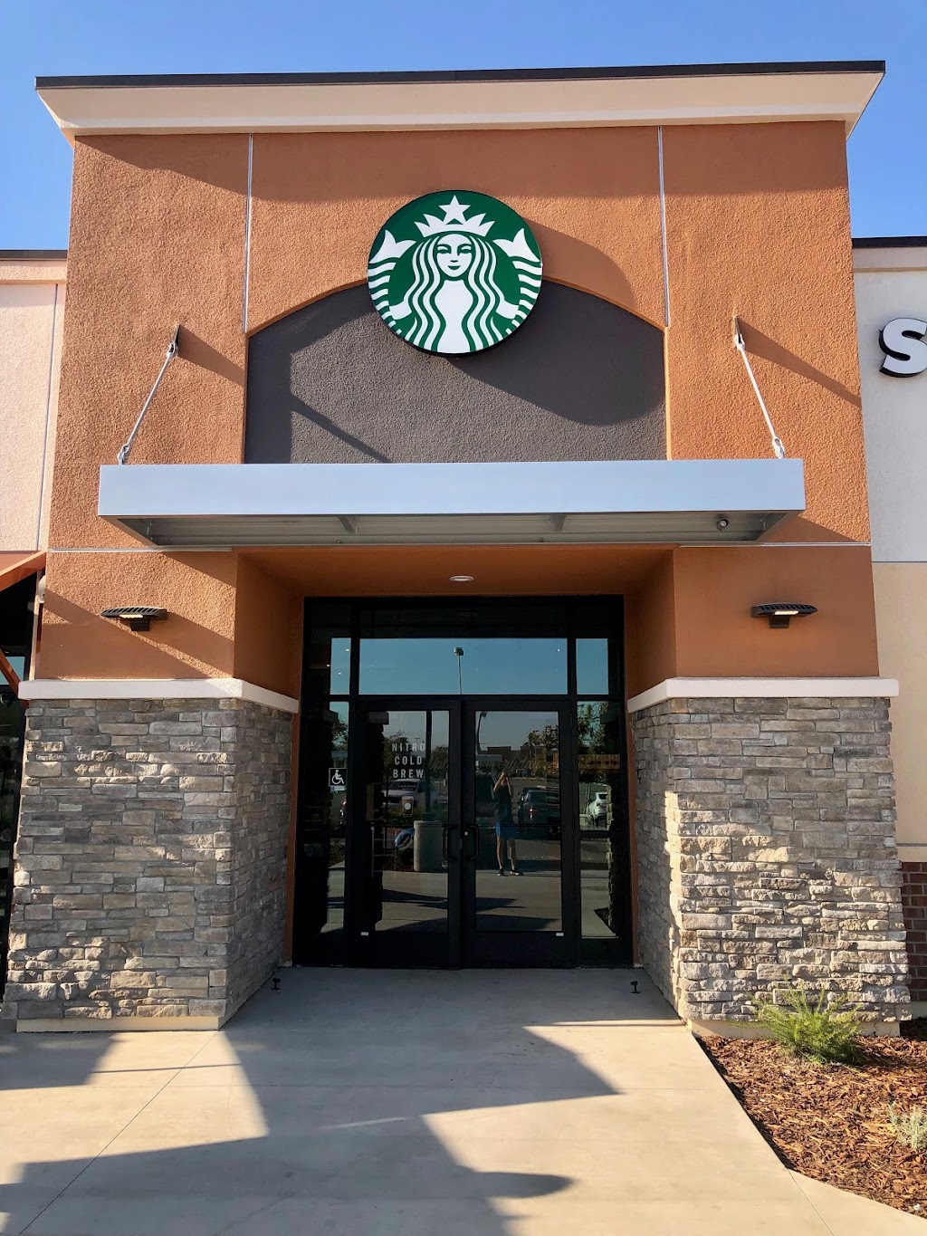Starbucks | 16858 Golden Vly Pkwy, Lathrop, CA 95330, USA | Phone: (209) 242-5041