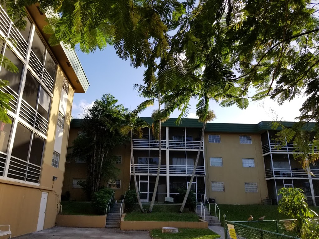 Miller Lake Condominium Association | 5450 SW 77th Ct, Miami, FL 33155 | Phone: (305) 596-5162