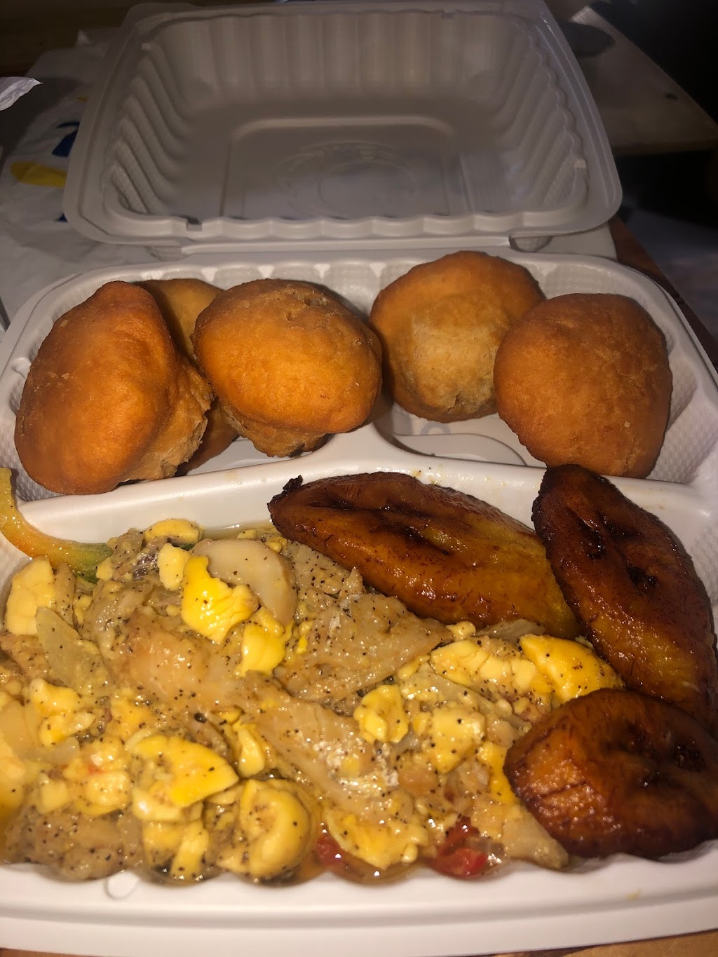 Caribbean FingerLickin | 2111 McElderry St, Baltimore, MD 21205, USA | Phone: (443) 835-4057