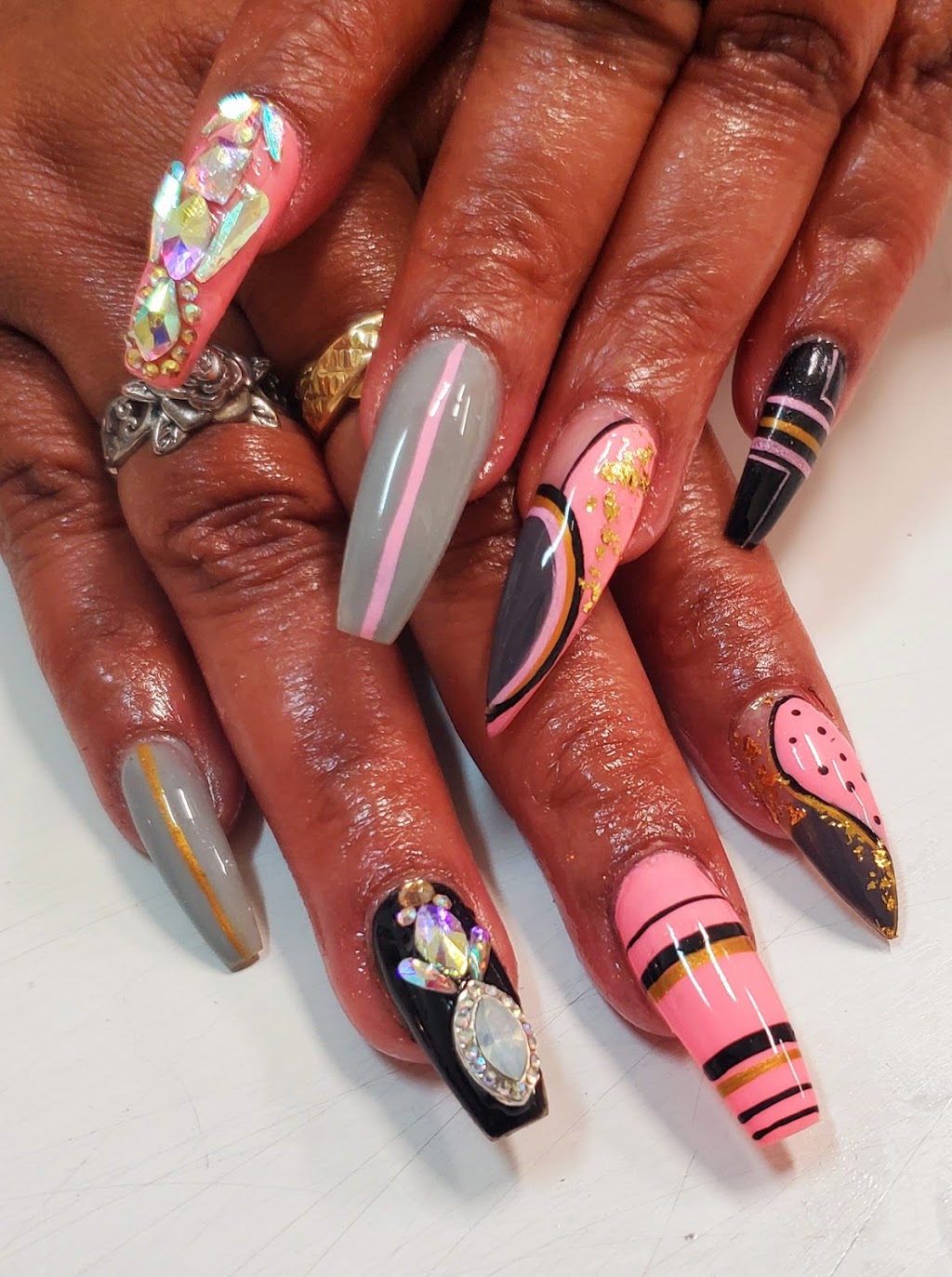 SAS NAIL MAGAZINE | 109 W Sibley Blvd, South Holland, IL 60473, USA | Phone: (708) 825-9897