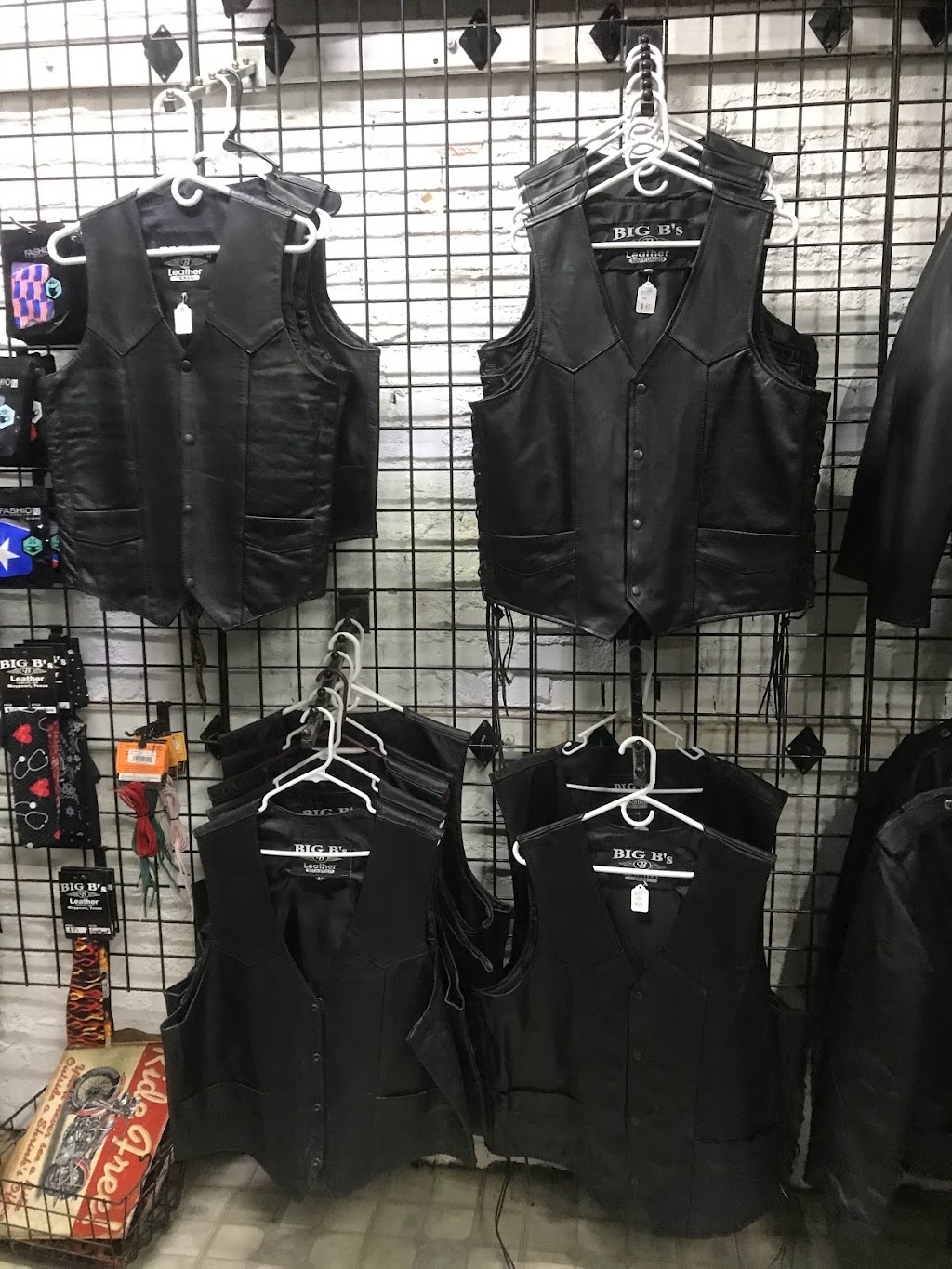 Big Bs Leather | 213 South Main Street / Box357, Maypearl, TX 76064, USA | Phone: (972) 435-2323