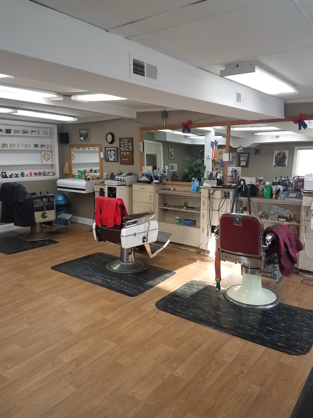 Alfredos barbershop | 166 Merrimack St A, Methuen, MA 01844, USA | Phone: (978) 975-7627