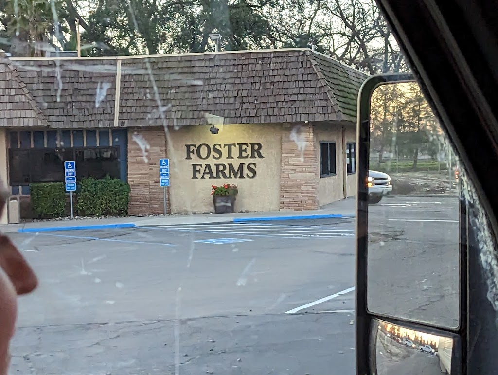 Foster Farms Livingston Cafe | 221 Stefani Ave, Livingston, CA 95334, USA | Phone: (209) 394-7950