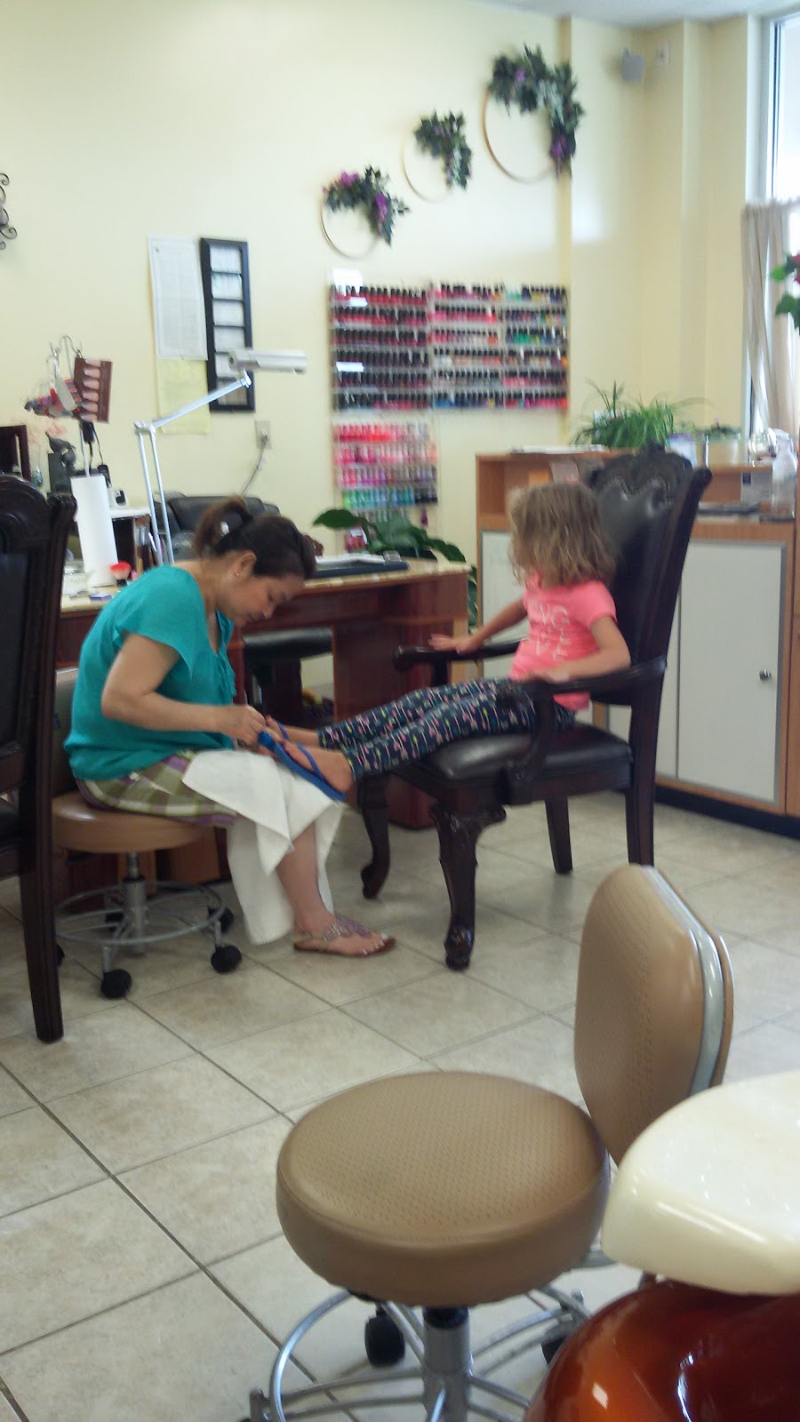 L T Nails & Spa | 331 Cemetery Rd, Yukon, OK 73099, USA | Phone: (405) 577-5565