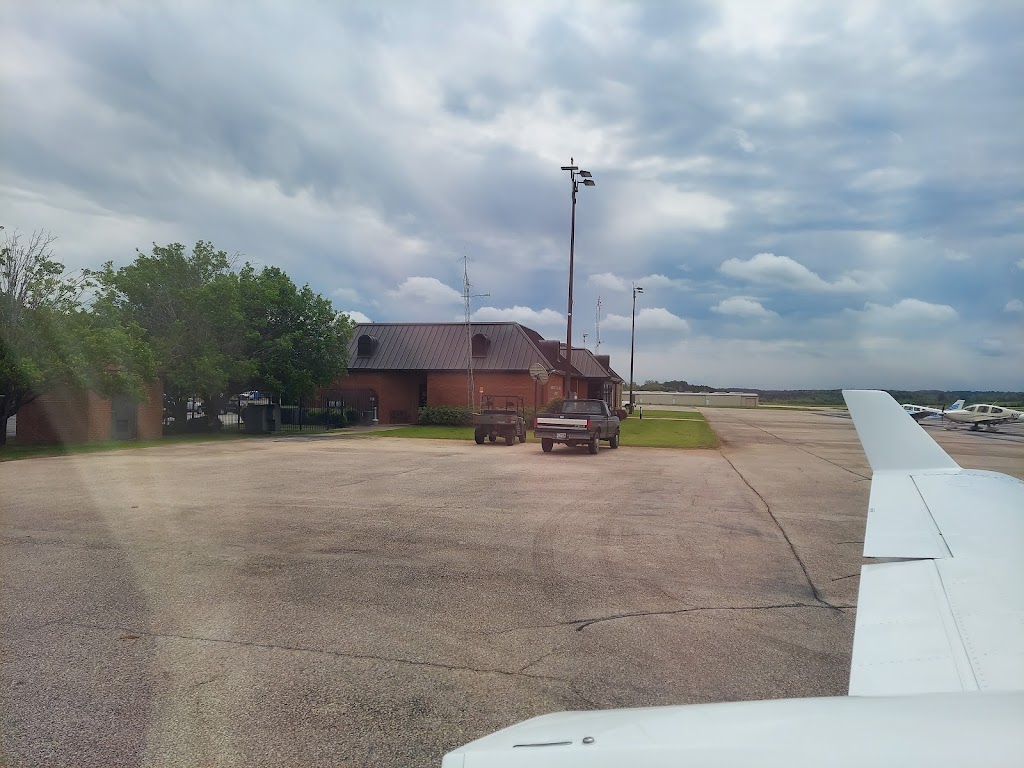 Lagrange Callaway Airport (LGC) | LaGrange, GA 30240, USA | Phone: (706) 884-2121