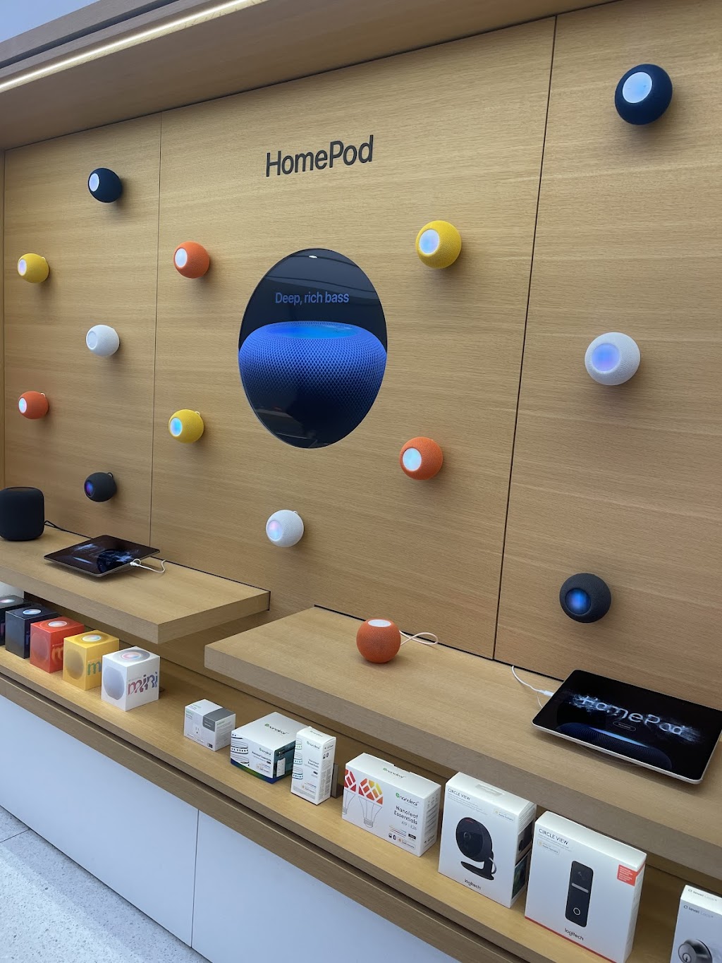 Apple Bridgewater | 400 Commons Way, Bridgewater, NJ 08807, USA | Phone: (908) 547-3800