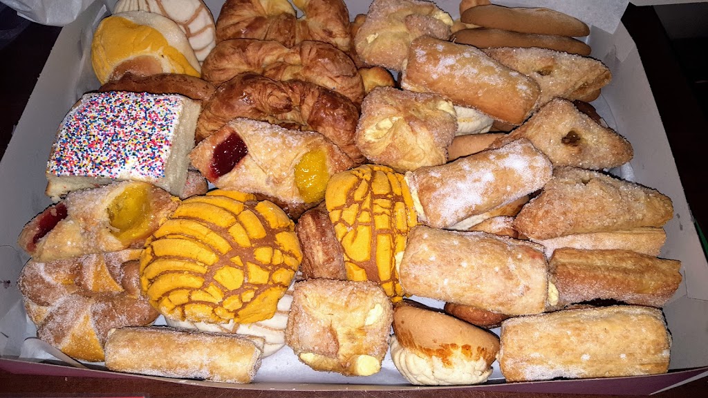 Panamericana Bakery # 3 | 4409 W 111th St, Lennox, CA 90304, USA | Phone: (310) 672-5481