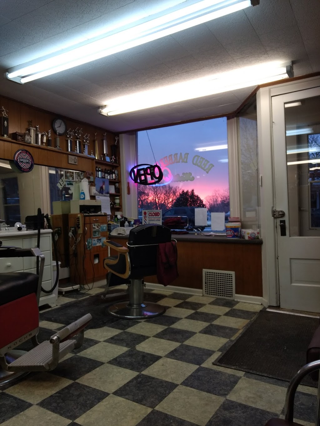 Keiths Barber Shop | 152 E Main St, Manchester, MI 48158, USA | Phone: (734) 428-8584