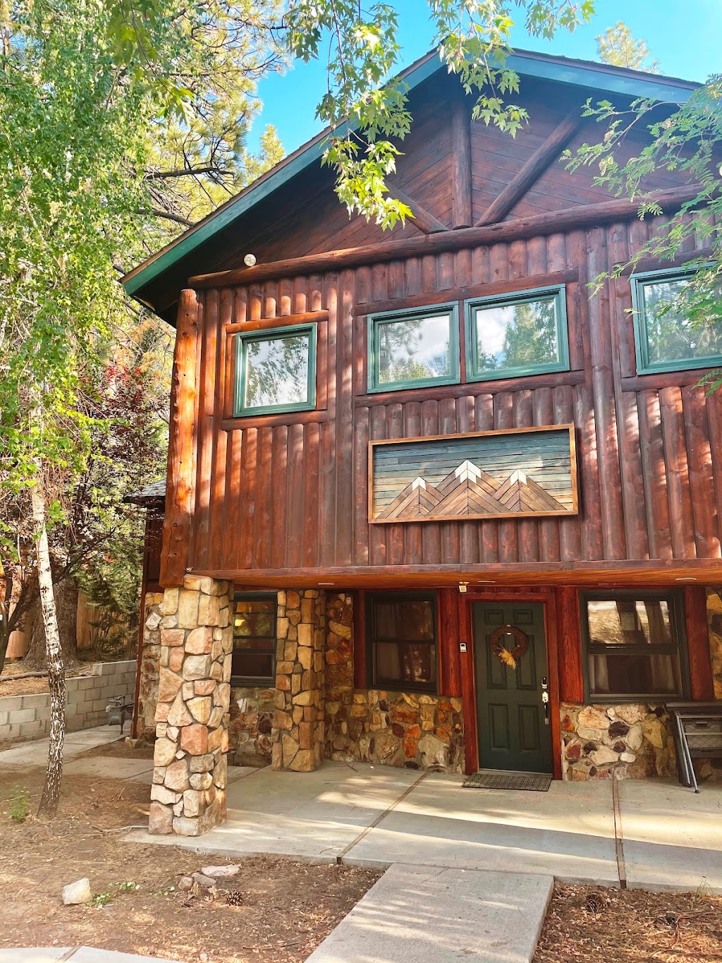 Three Bears Cabin - Big Bear | Vine Ave, Big Bear Lake, CA 92315, USA | Phone: (424) 400-9164