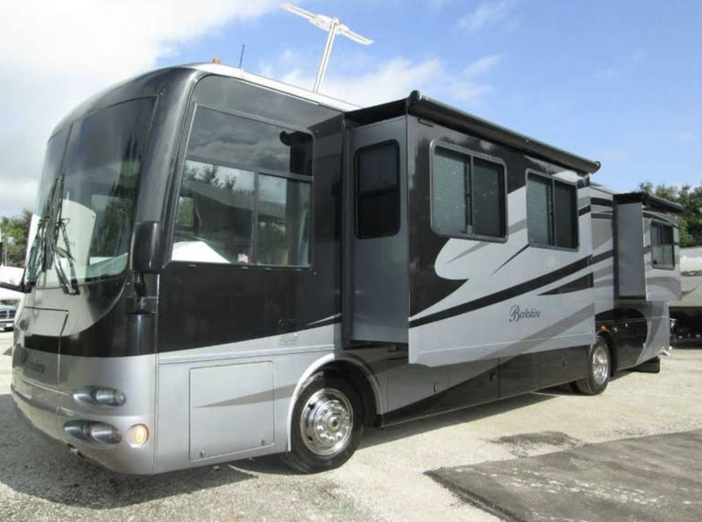 Triumph Stables and RV Rental | 9506 S 700 E, Roanoke, IN 46783, USA | Phone: (260) 433-7112