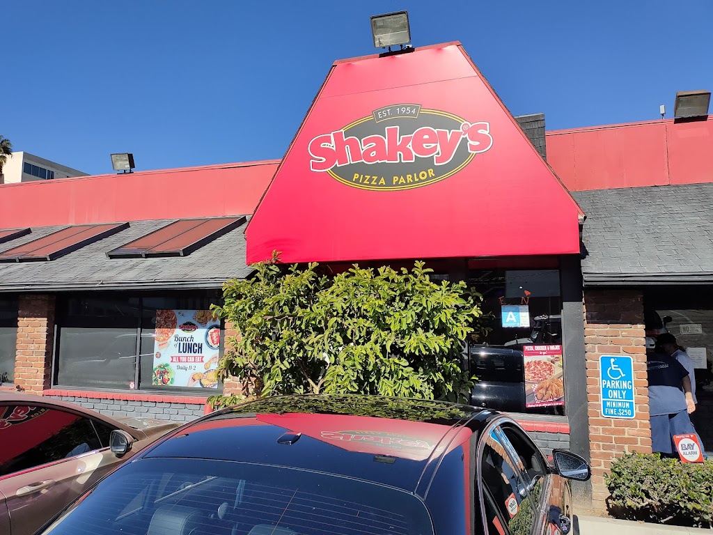 Shakeys Pizza Parlor | 935 W Arbor Vitae St, Inglewood, CA 90301, USA | Phone: (310) 649-5044