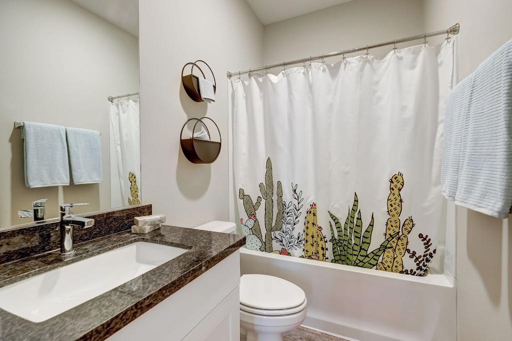 BB Living Light Farms | 4430 Prairie Xing #100, Celina, TX 75078, USA | Phone: (972) 597-5819