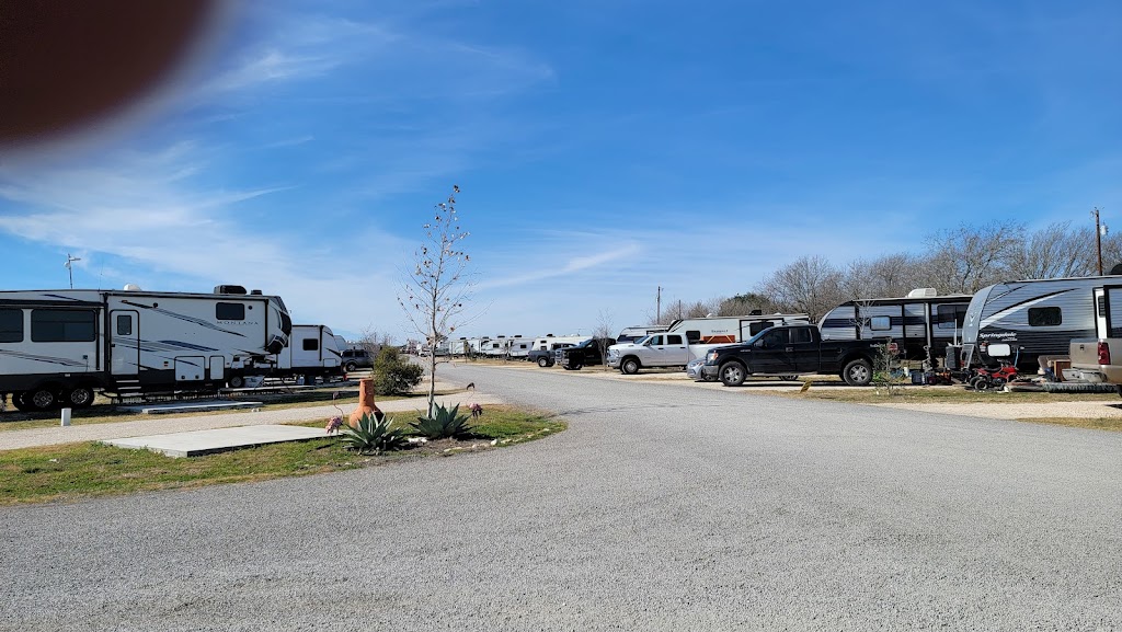 Country Oasis RV Park | 3315 Co Rd 245, Florence, TX 76527, USA | Phone: (512) 789-5737
