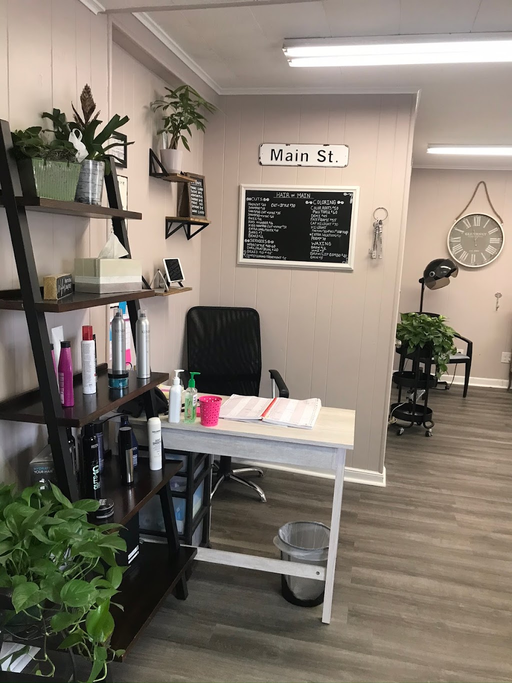 Hair on Main | 920 Main St, Millis, MA 02054, USA | Phone: (508) 372-4322