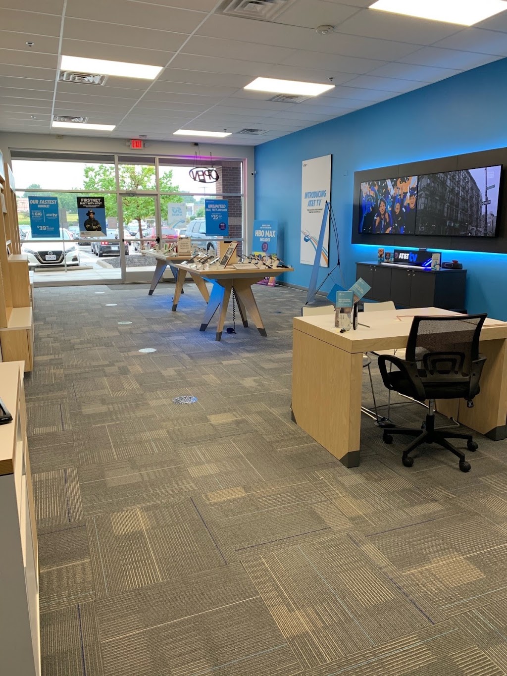 AT&T Store | 1636 SE Blue Pkwy, Lees Summit, MO 64063, USA | Phone: (816) 600-5552