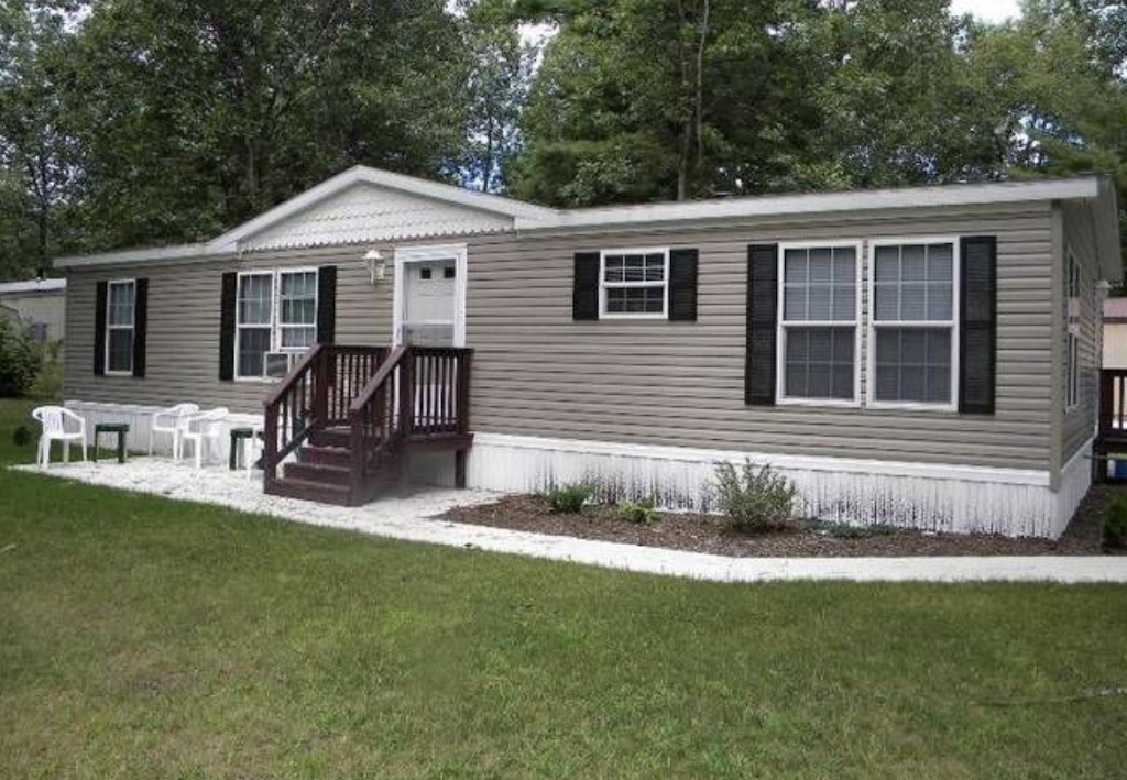 Hudson Mobile Home Community | 202 E Railroad St, Hudson, IN 46747, USA | Phone: (260) 200-3783