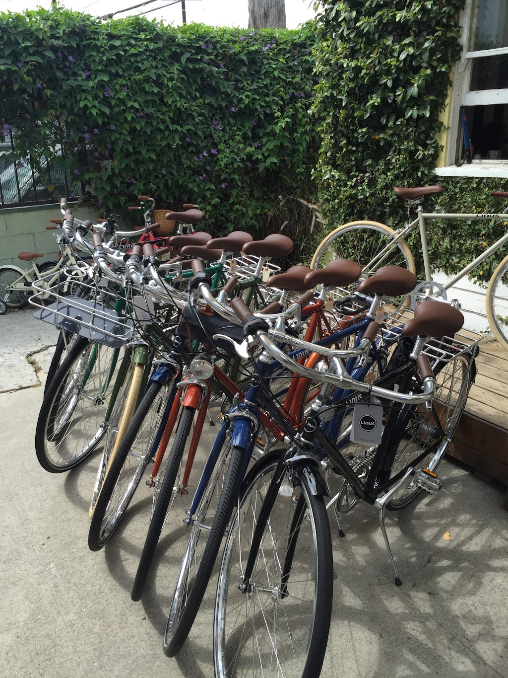 Linus Flagship Store | 1901 Lincoln Blvd, Venice, CA 90291, USA | Phone: (310) 694-9496