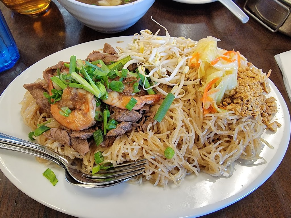 Phnom Penh Noodle Shack | 1644 Cherry Ave, Long Beach, CA 90813, USA | Phone: (562) 433-0032