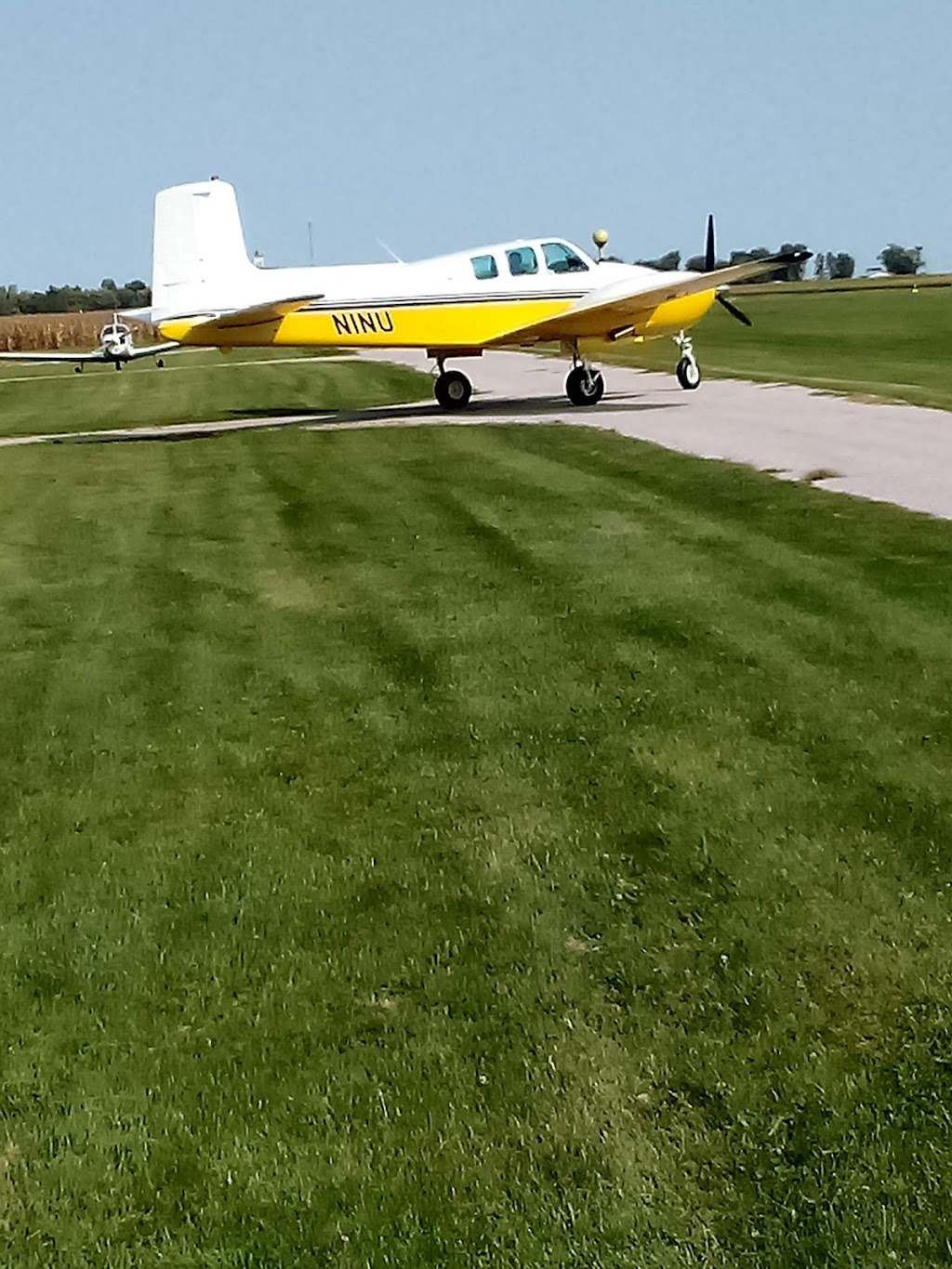 Zelmer Memorial Air Park | C284+HW6, Palmyra, IL 62674, USA | Phone: (618) 436-9003