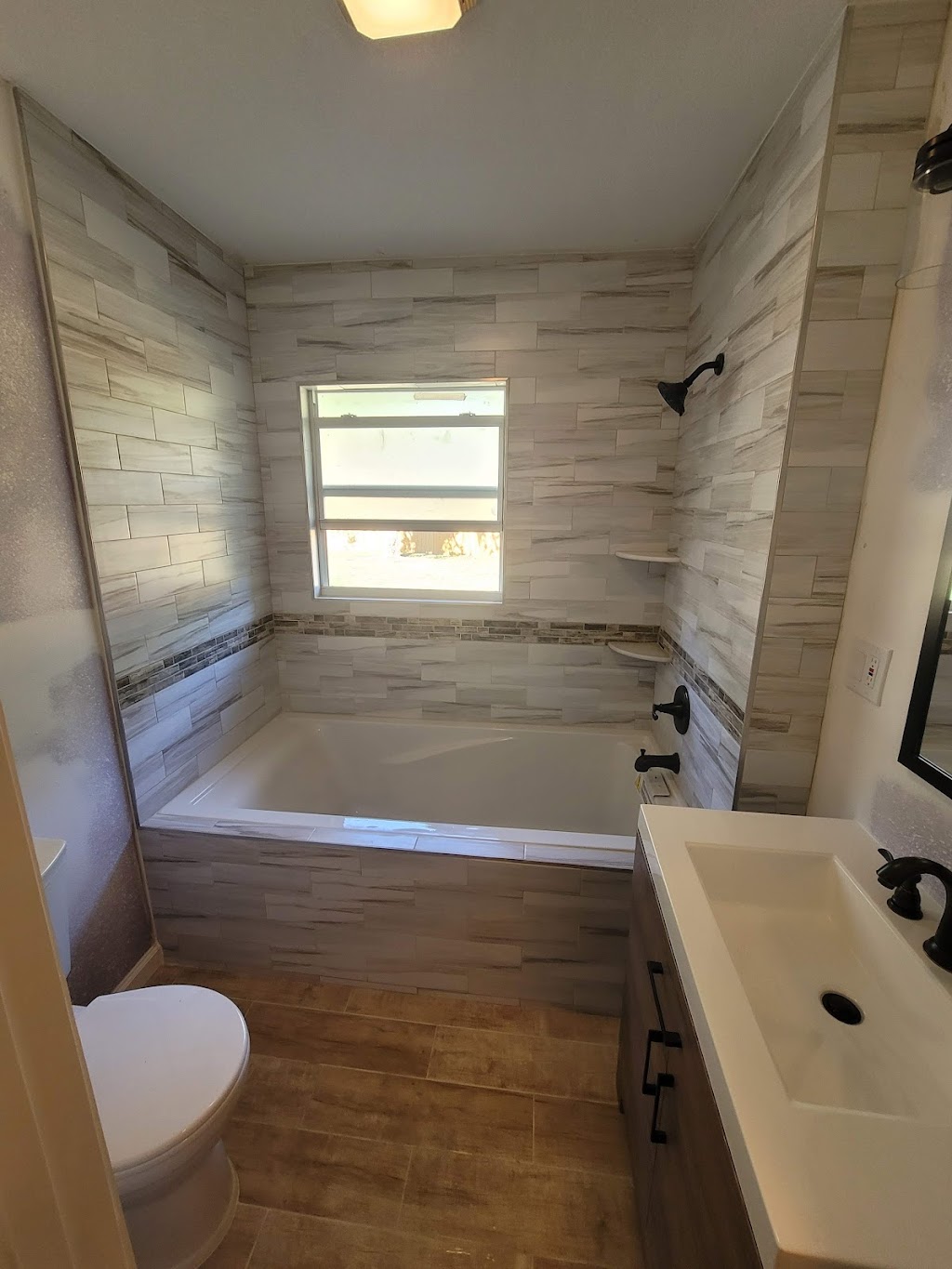 Affordable Shower & Renovation | 1493 Fawnwood Cir, Sarasota, FL 34232 | Phone: (941) 307-3847