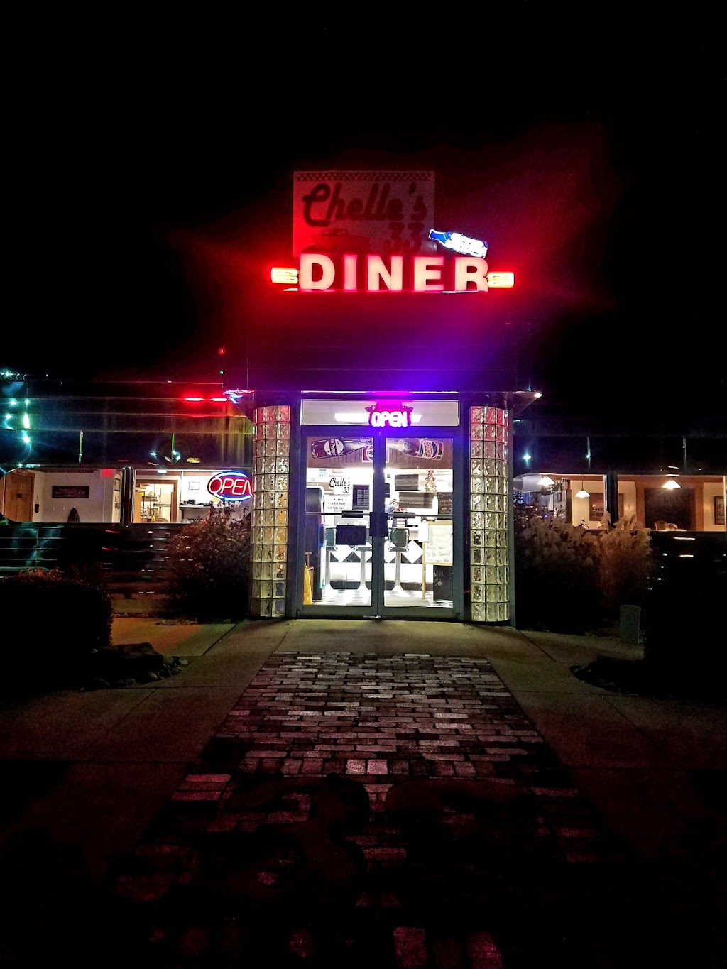 Chelles 33 Diner | 26784 US-33, Rockbridge, OH 43149, USA | Phone: (740) 385-4044