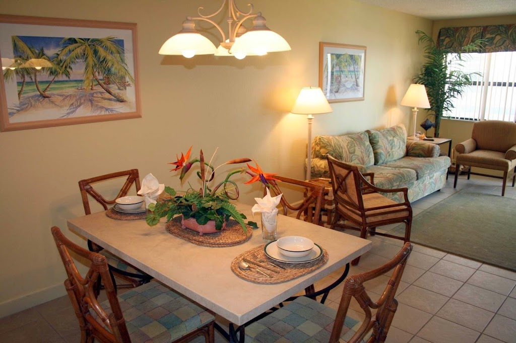 Vistas On the Gulf | 4000 Gulf Blvd, St Pete Beach, FL 33706, USA | Phone: (727) 367-2006