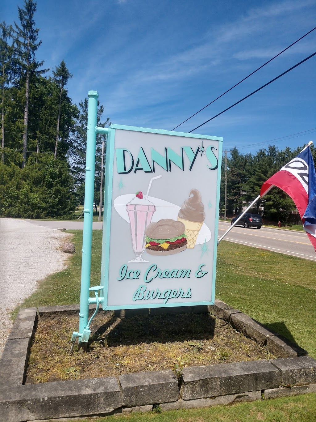 Danny’s Ice Cream & Burgers | 1206 E Aurora Rd, Macedonia, OH 44056, USA | Phone: (330) 467-1004