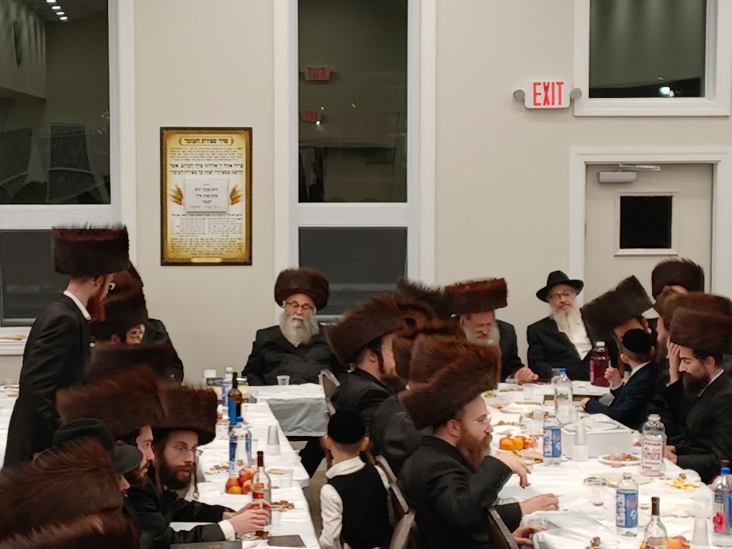 Yagdil Torah [Rabbi Lowys Shul] | 910 E Kennedy Blvd, Lakewood, NJ 08701, USA | Phone: (347) 633-3369