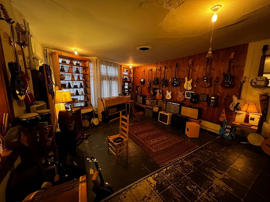 Old Style Guitar Shop | 510 A, 510 N Hoover St, Los Angeles, CA 90004, USA | Phone: (323) 660-5700