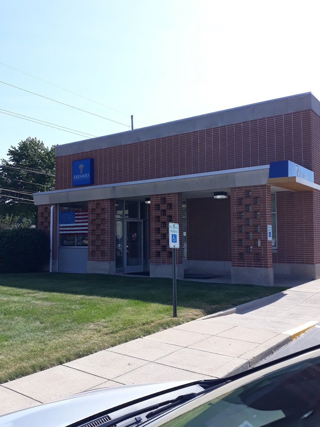 Farmers National Bank | 1320 W High St, Orrville, OH 44667, USA | Phone: (330) 682-2881