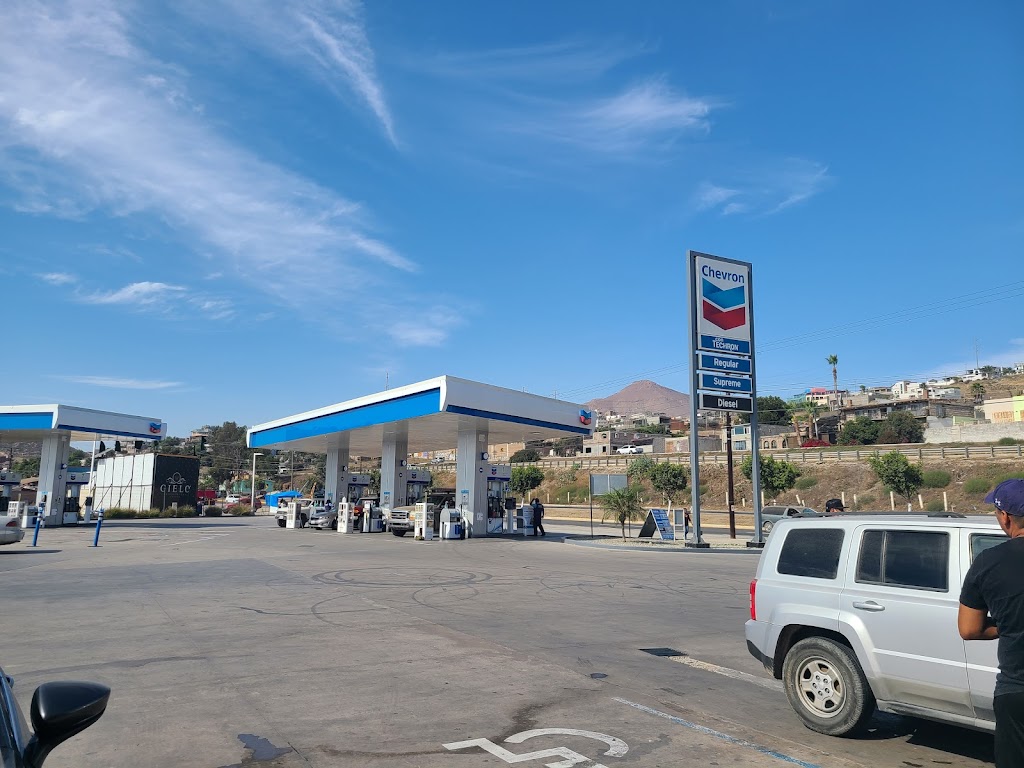 Chevron Puerto Nuevo | Av. Hipólito Rentería 2, Primo Tapia, 22710 Rosarito, B.C., Mexico | Phone: 664 633 3100