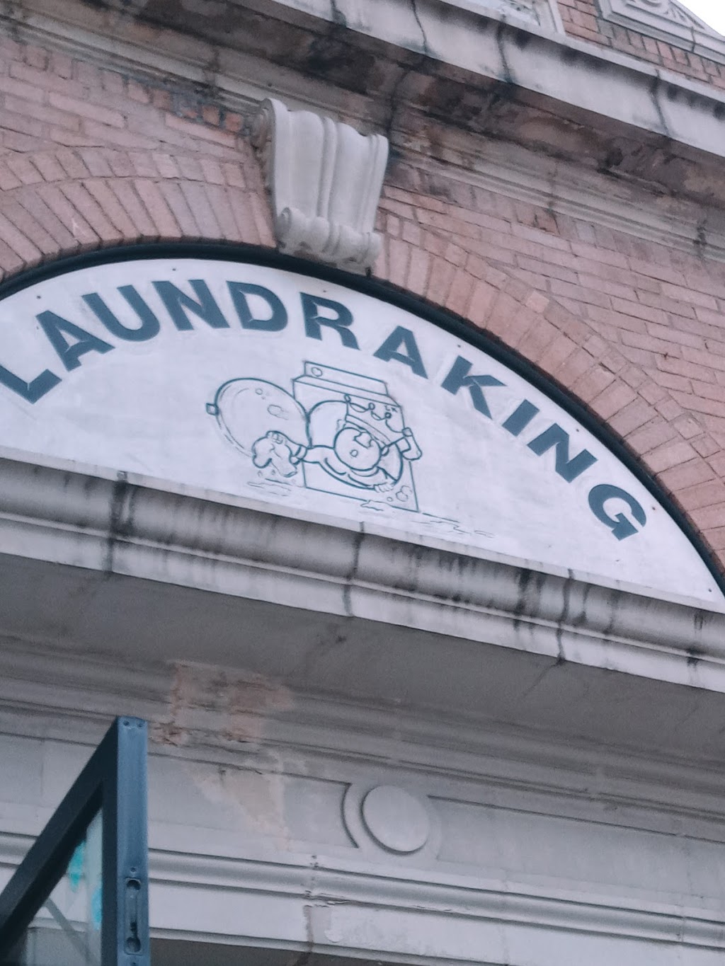 Laundra King Wash & Fold Services | 4300 Bergen Turnpike, North Bergen, NJ 07047, USA | Phone: (201) 865-7900