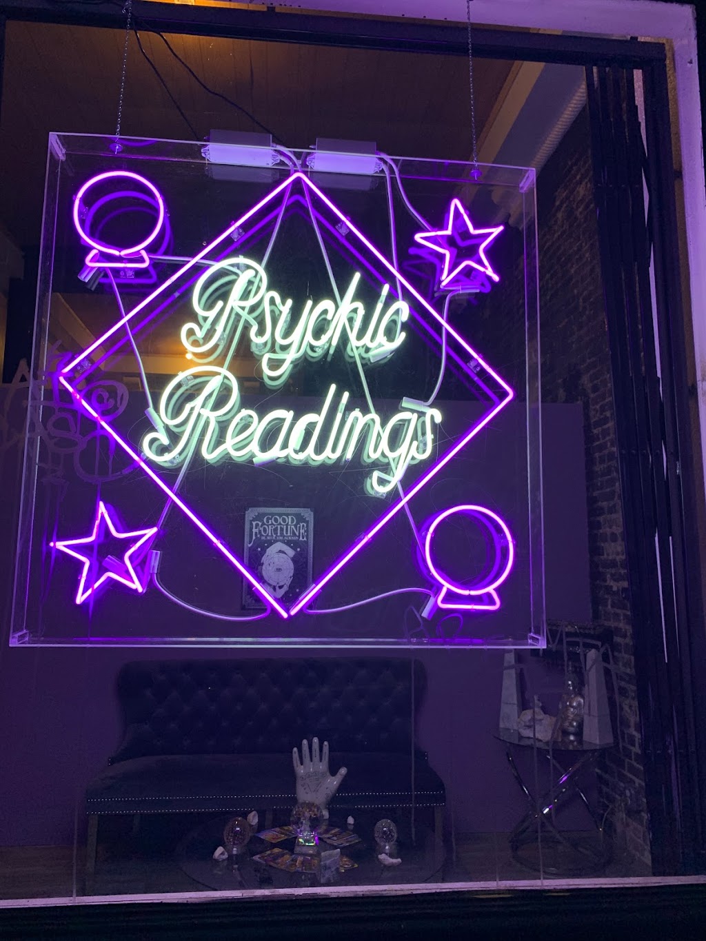 8th st psychic consult | 3182 W 8th St, Los Angeles, CA 90005, USA | Phone: (323) 488-1222