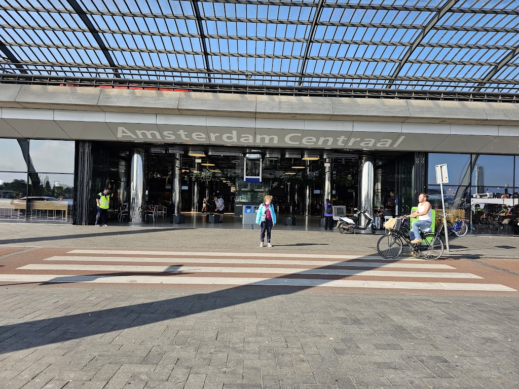 MacBike | Bike Rental Amsterdam | Central Station | De Ruijterkade 34, 1012 AA Amsterdam, Netherlands | Phone: 020 624 8391