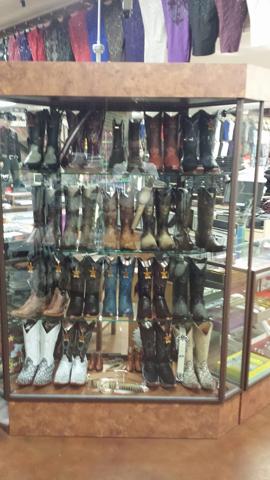 El Vaquero - The Cowboy Store - shoe store  | Photo 7 of 10 | Address: 506 E First St, Santa Ana, CA 92701, USA | Phone: (714) 547-9609