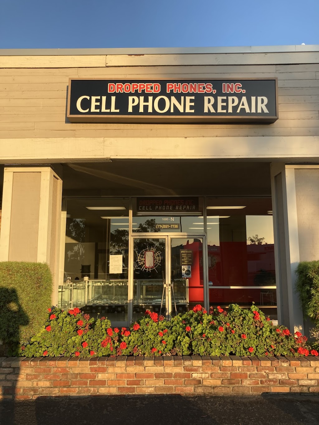 Dropped Phones Inc. | 1690 W 6th St #N, Corona, CA 92882 | Phone: (951) 899-4111