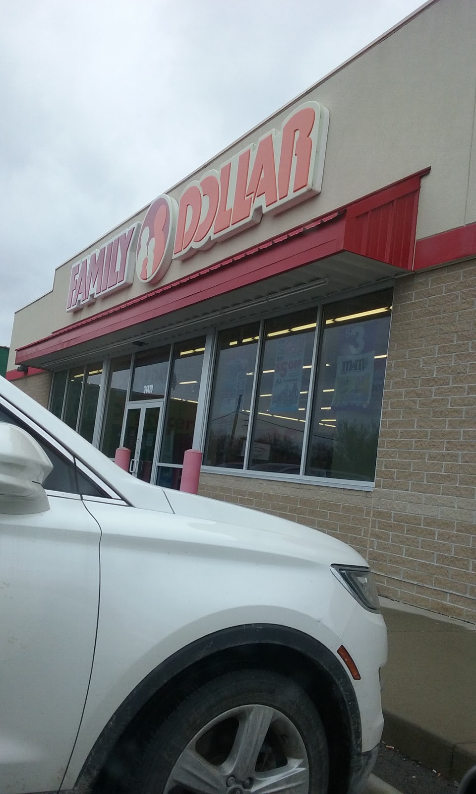 Family Dollar | 31410 W 8 Mile Rd, Farmington Hills, MI 48336, USA | Phone: (248) 699-1447