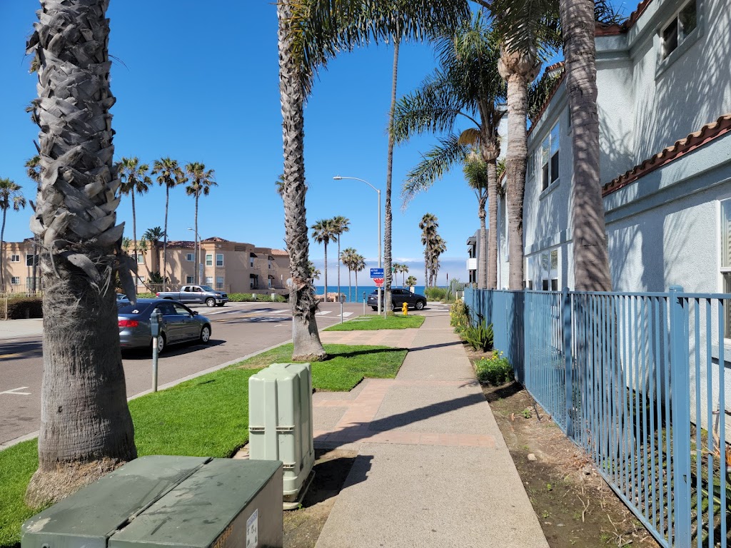 Beachwood Motel | 210 Surfrider Way, Oceanside, CA 92054, USA | Phone: (760) 722-3866