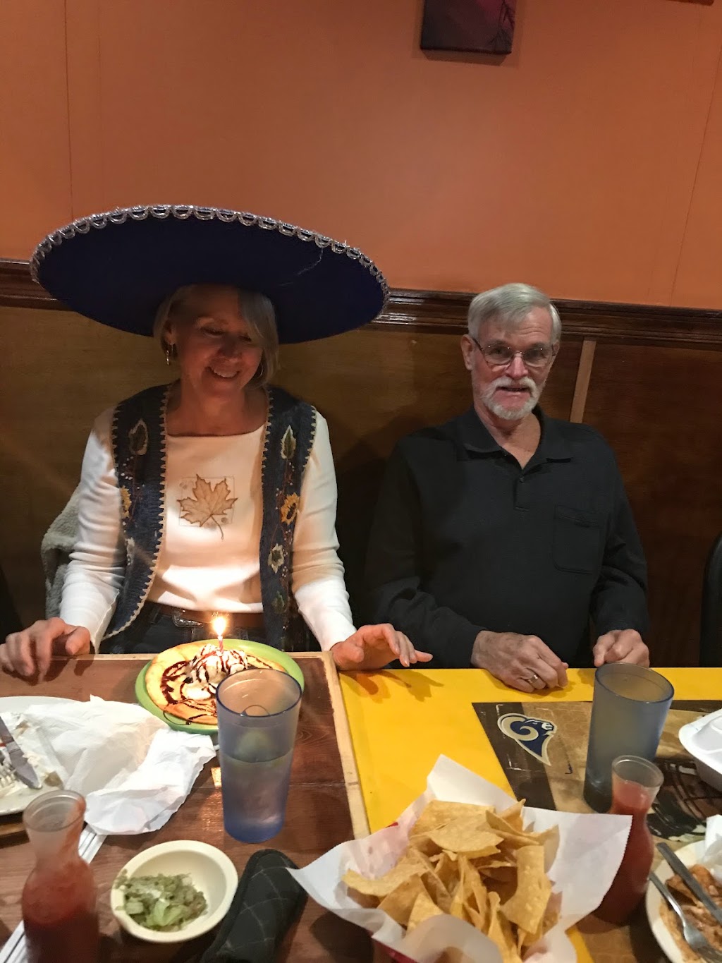 Mi casita mexican restaurant | 101 E Walnut St, Gillespie, IL 62033, USA | Phone: (217) 839-3600