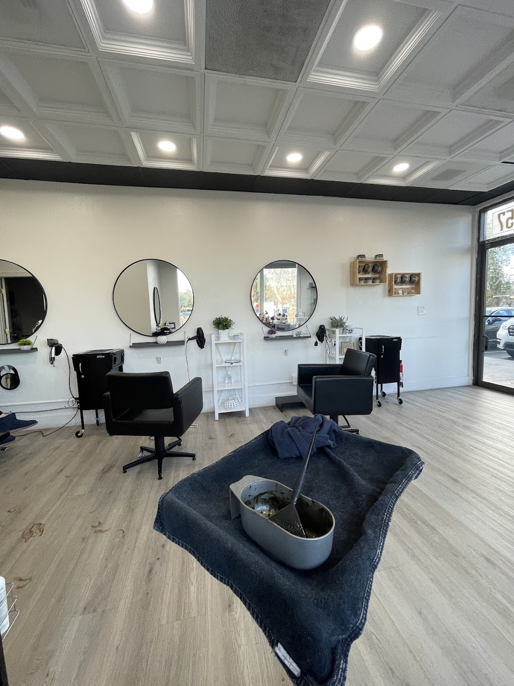 salon K | 25057 Peachland Ave, Newhall, CA 91321, USA | Phone: (661) 259-4247