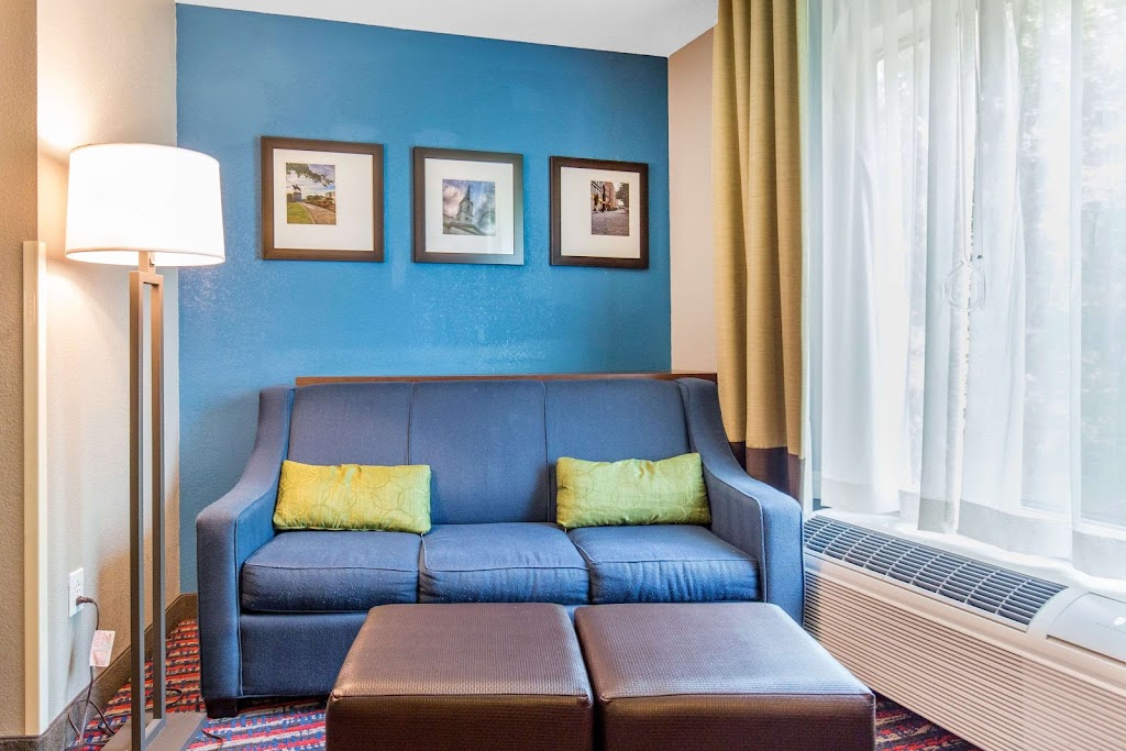 Comfort Suites | 137 Ludwig Dr, Fairview Heights, IL 62208, USA | Phone: (618) 394-0202