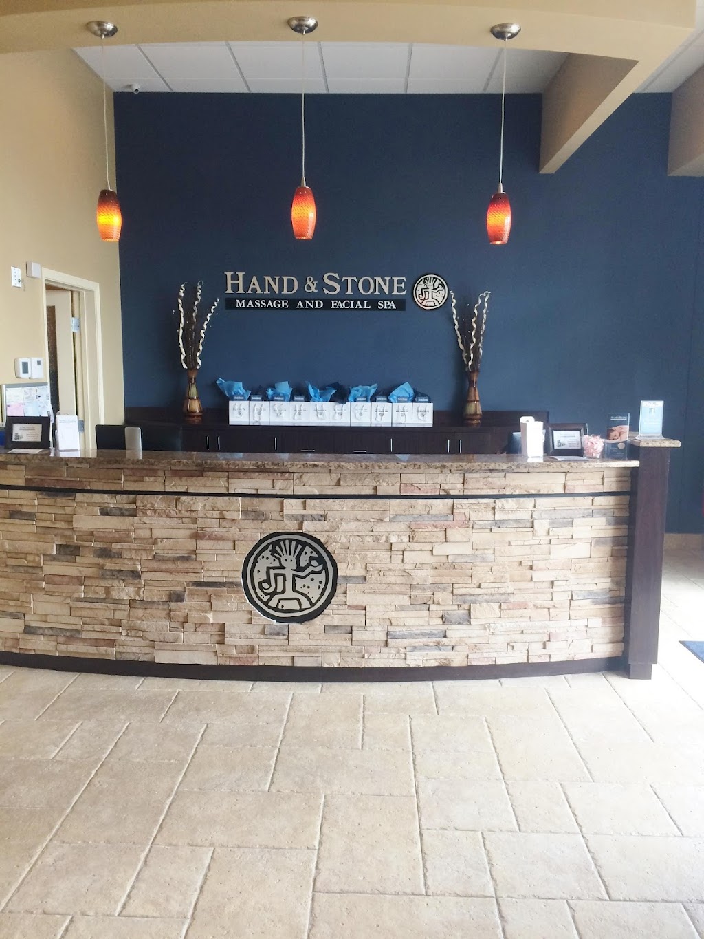 Hand and Stone Massage and Facial Spa | 11009 Causeway Blvd, Brandon, FL 33511, USA | Phone: (813) 445-8511