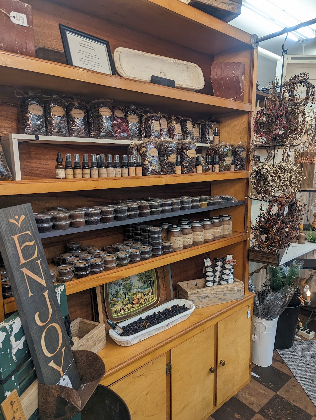 Southern Paradise Antiques & Thrift | 105 S 13th St, Erwin, NC 28339, USA | Phone: (910) 694-3100