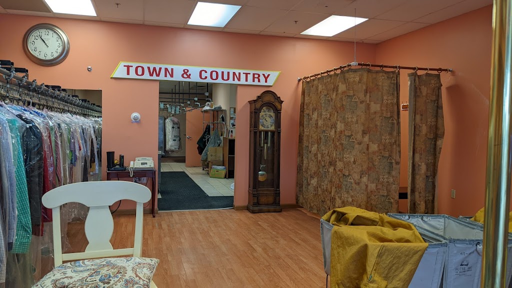 Town & Country Cleaners | 8575 Tanglewood Square, Chagrin Falls, OH 44023, USA | Phone: (440) 543-7977