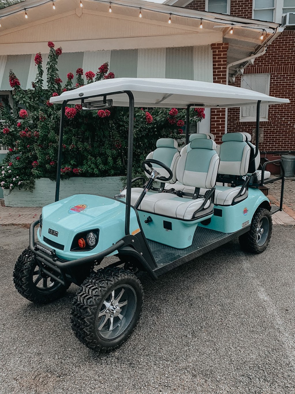 Gruene Gusthaus + Golf Cart Rentals | 2324 Gruene Lake Dr, New Braunfels, TX 78130, USA | Phone: (806) 663-2929