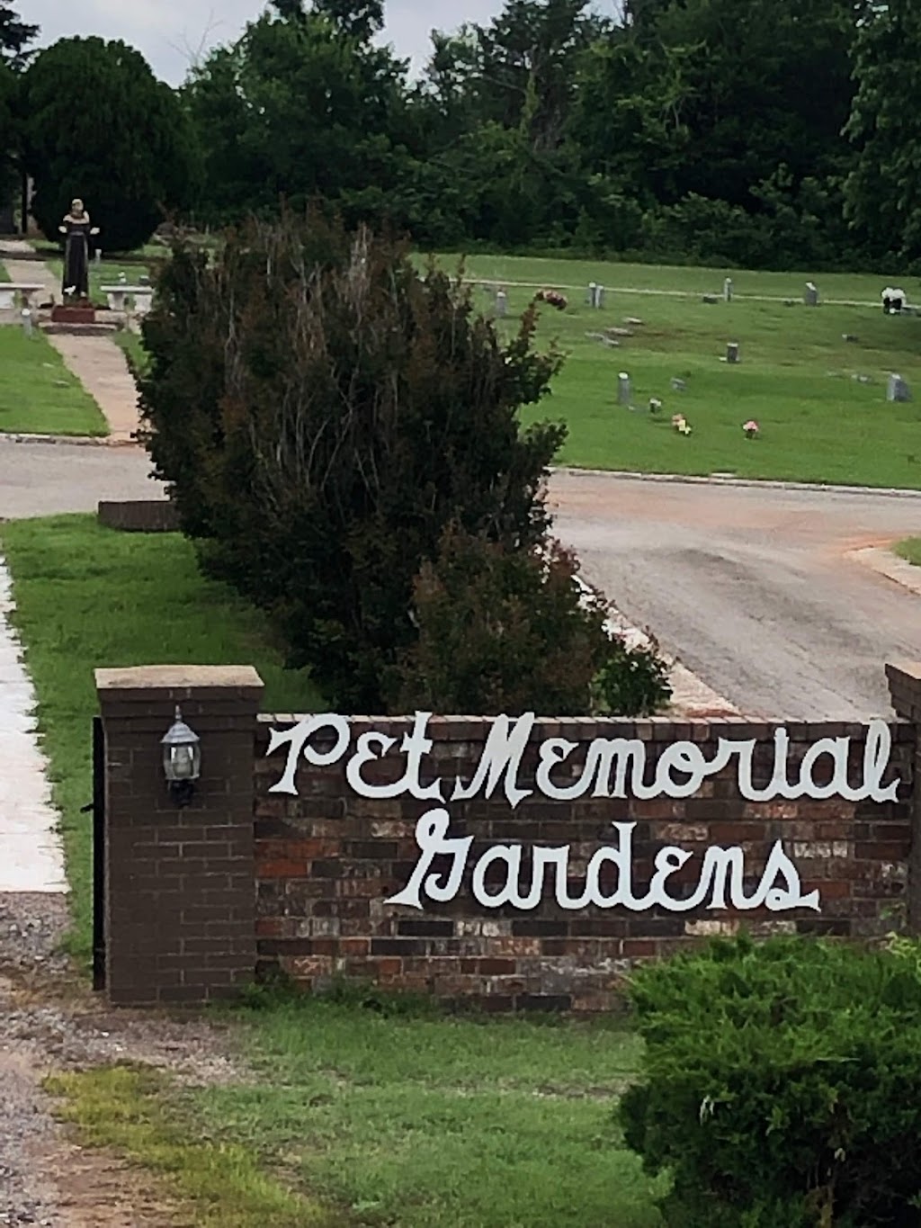 Pet Memorial Gardens | 17560 OK-9, Norman, OK 73072, USA | Phone: (405) 387-5737